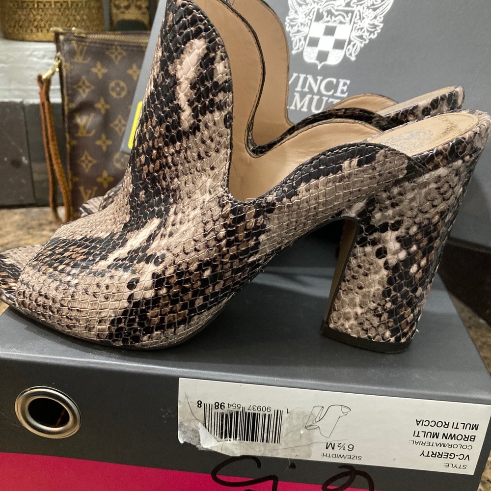 Vince Camuto Snake Gerrty‎  Peep toe bootie